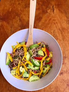 Una foto de Ensalada de Tallarines integrales