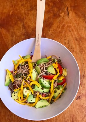 Una foto de Ensalada de Tallarines integrales