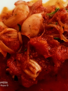 Una foto de Cananas con tomate 😋😋😋