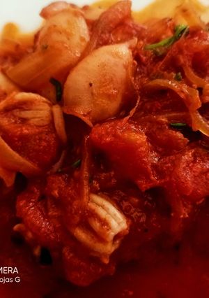 Una foto de Cananas con tomate 😋😋😋