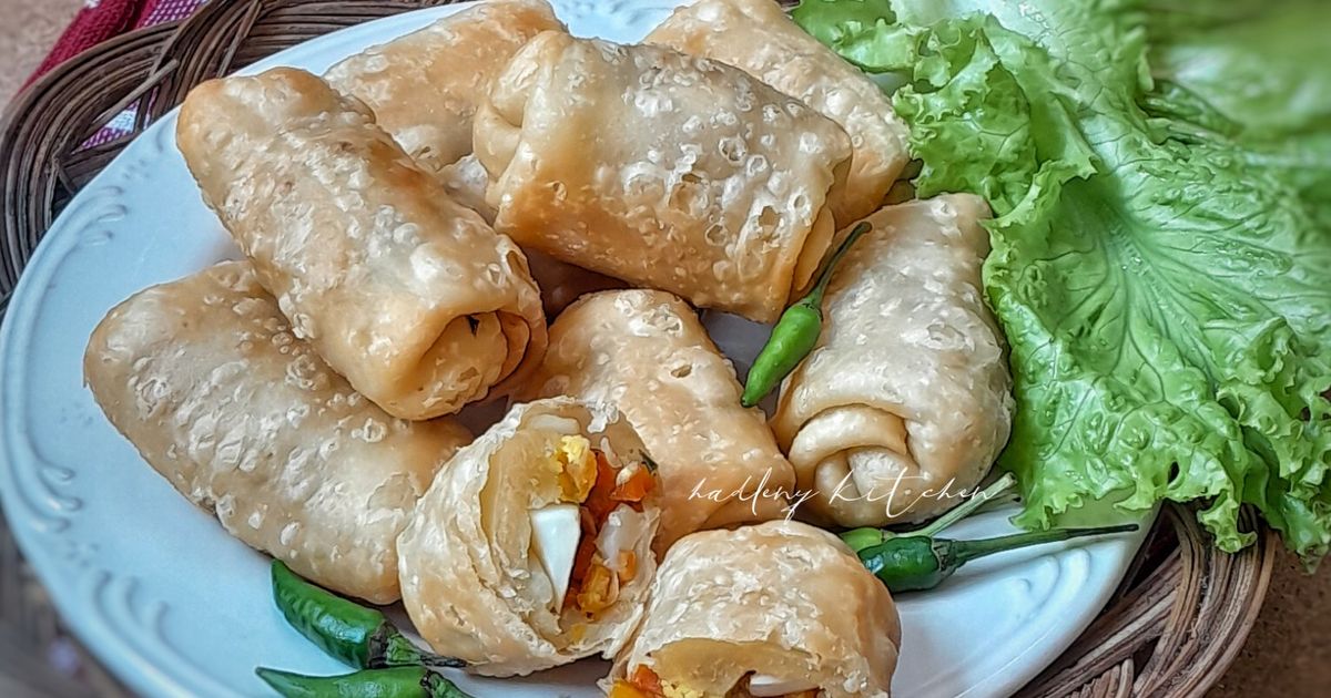 Pastel gulung|isi sayuran, udang rebon & telur|