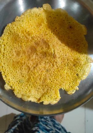 A picture of Besan cheela.