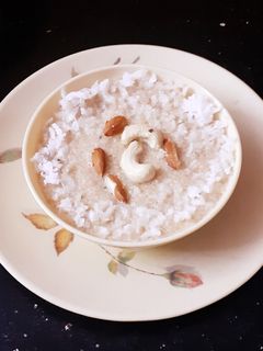गव्हाची खीर (gavyachi kheer recipe in marathi) रेसिपी चे मुख्य फोटो 