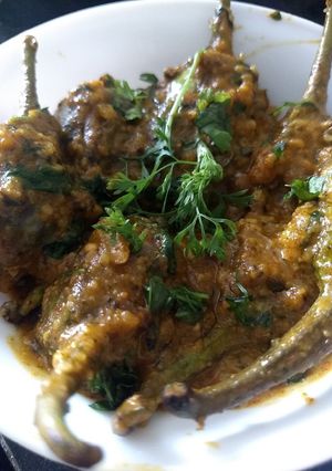 A picture of Methi stuffed vangi.