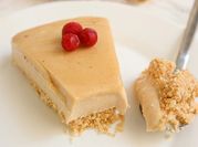 Una foto de tarta de queso cuajada micro