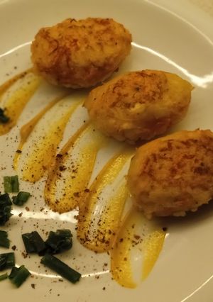 Una foto de Bocaditos de arroz relleno de queso