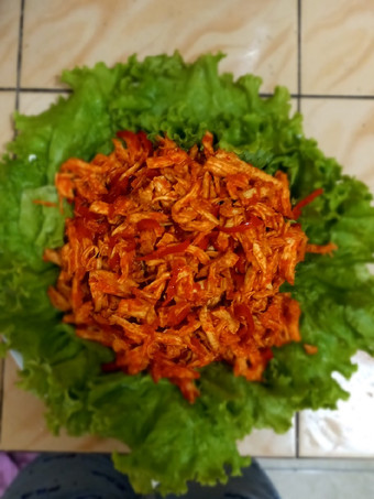 Resep Ayam Suwir Pedas Enak Terbaru