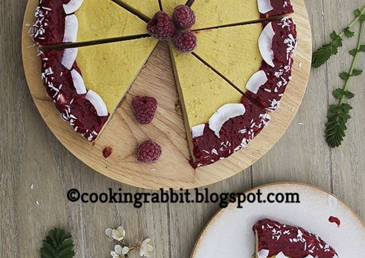 Mango cake with raspberry sauce Mango cake with raspberry sauce