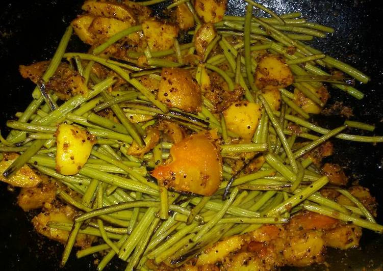 Simple Way to Prepare Appetizing Moringa ki sabzi