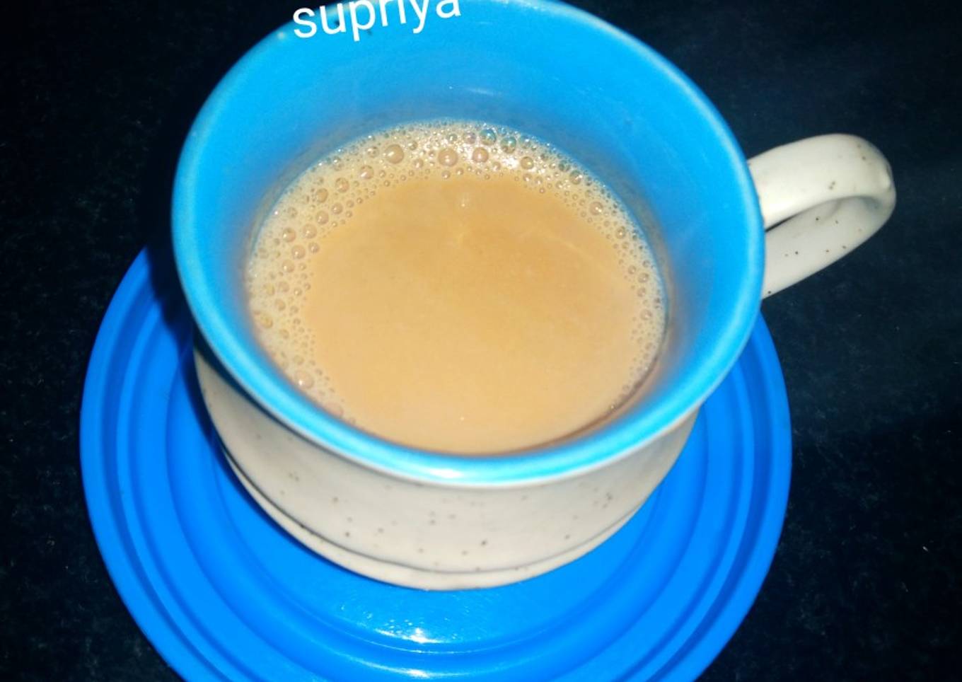 Cardamom Milk Tea (Elaichi wali chay)