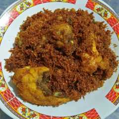 A picture of Ayam goreng serundeng.