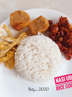 Foto resep Nasi Uduk Rice Cooker