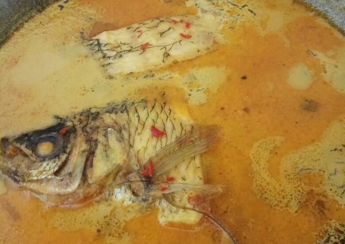 Langkah Mudah untuk Menyiapkan Gurame bumbu kuning Anti Gagal