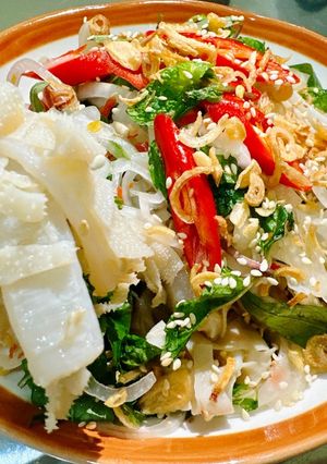 Hình của món Sách bò bóp chua ngọt.