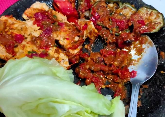 Cara Gampang Menyajikan Sambal Pecak Sederhana ala Ibu Hamil yang Bisa Manjain Lidah