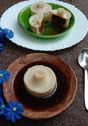 নলেন গুড়ের হাঁড়ি পিঠে (nalen gurer hari pithe recipe in Bengali) রেসিপির প্রধান ছবি