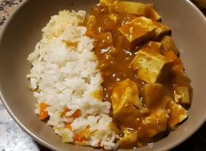 Una foto de Curry rice 🍛 (sin pastillas & vegan)