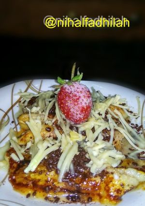 Foto resep Pisang bakar coklat keju susu topping strawberry
