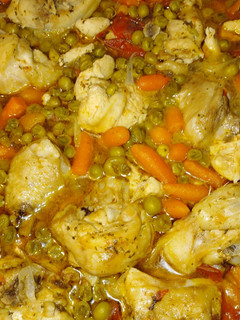 Una foto de Pollo con verduras