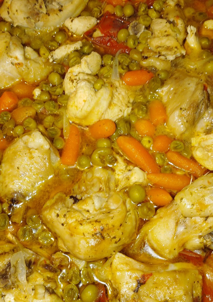 Una foto de Pollo con verduras