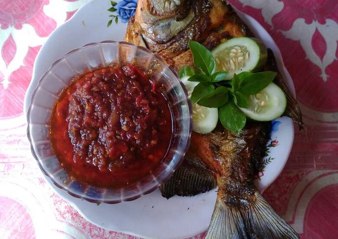 Resep Ikan Bawal Goreng Sambel Trasi Oleh Dapur Ara Cookpad