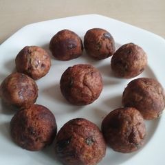 A picture of Raw Banana Pakoda.