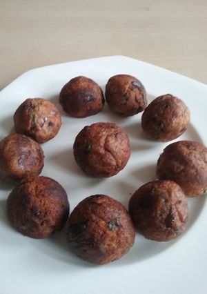 A picture of Raw Banana Pakoda.