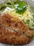 Pasta con salsa verde y filete de pescado