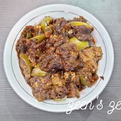 A picture of Capsicum and Brinjal Curry.