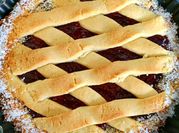 Una foto de pastafrola dulces membrillo