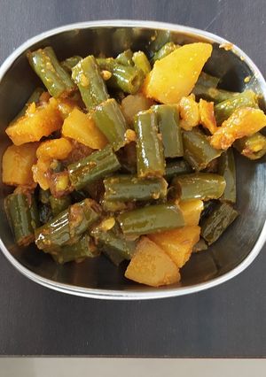 મિક્સ શાક (Mix Shaak Recipe in Gujarati) રેસીપી મુખ્ય ફોટો