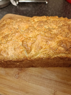 A picture of Cheesy garlic loaf.