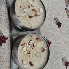 A picture of Vermicelli kheer.
