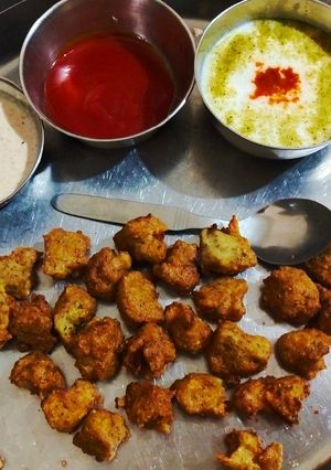 A picture of Mix dal pakode.