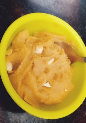 A picture of Besan Halwa.