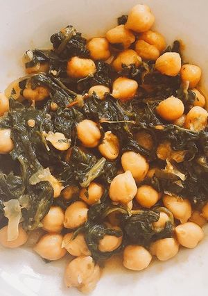 Una foto de Garbanzos con espinacas al curry