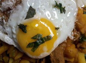 Una foto de Olluquito con carne de res🇵🇪