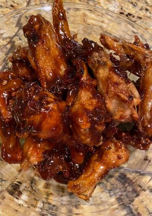 A picture of Fried Chicken Wings with Fish Sauce.
