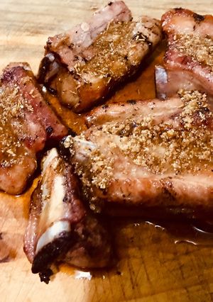 Una foto de Costillas en mantequilla de ajo y romero