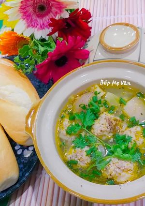 Hình của món Bánh mì xíu mại Đà Lạt.