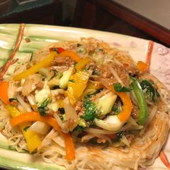 A picture of Chow Mein.