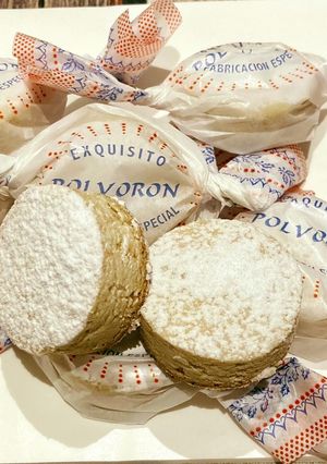 A picture of Almond Polvorones (with Lemon and Cinnamon).