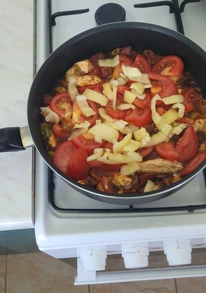 Kolbászos csirkemell recept fotója
