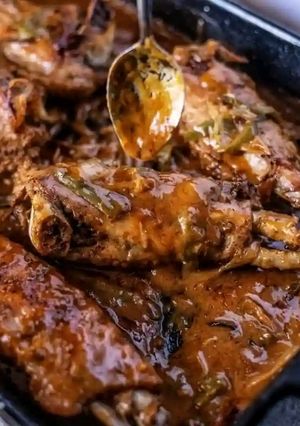 A picture of Smothered turkey wings.