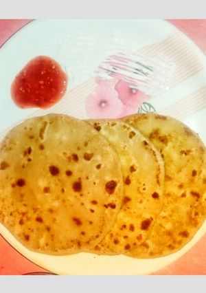 फुलकोबिचे पराठे (Fulkobi Paratha Recipe In Marathi) रेसिपी चे मुख्य फोटो 