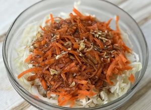 Foto resep Salad Wortel Kubis Saus Balsamic