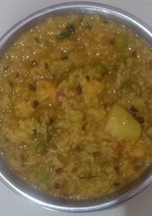 मिक्स खिचड़ी रेसिपी मुख्य फोटो