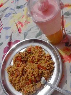 वेज मैगी (veg maggi recipe in Hindi) रेसिपी मुख्य फोटो