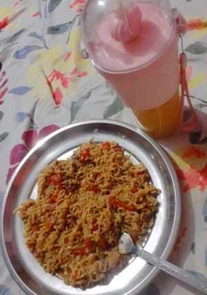 वेज मैगी (veg maggi recipe in Hindi) रेसिपी मुख्य फोटो