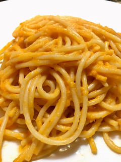 Una foto de Spaghetti rojo